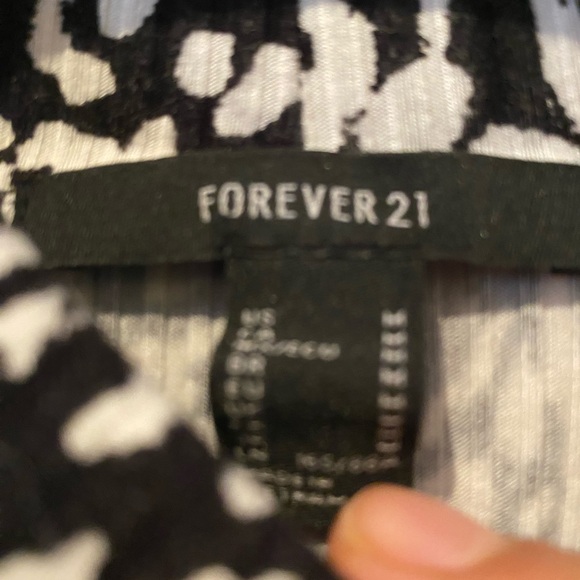 Forever 21 Bodysuit size medium - Picture 3 of 4